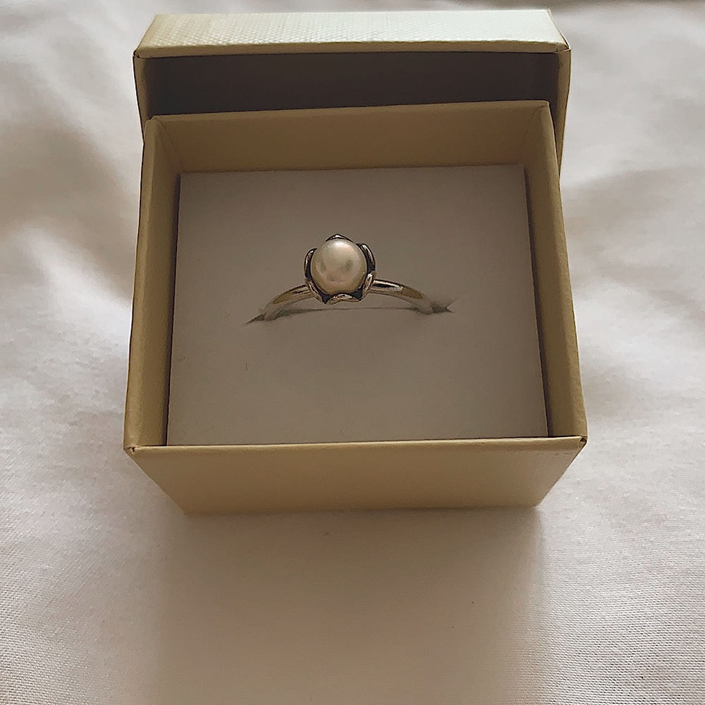 Freshwater Pearl Solitaire Ring
